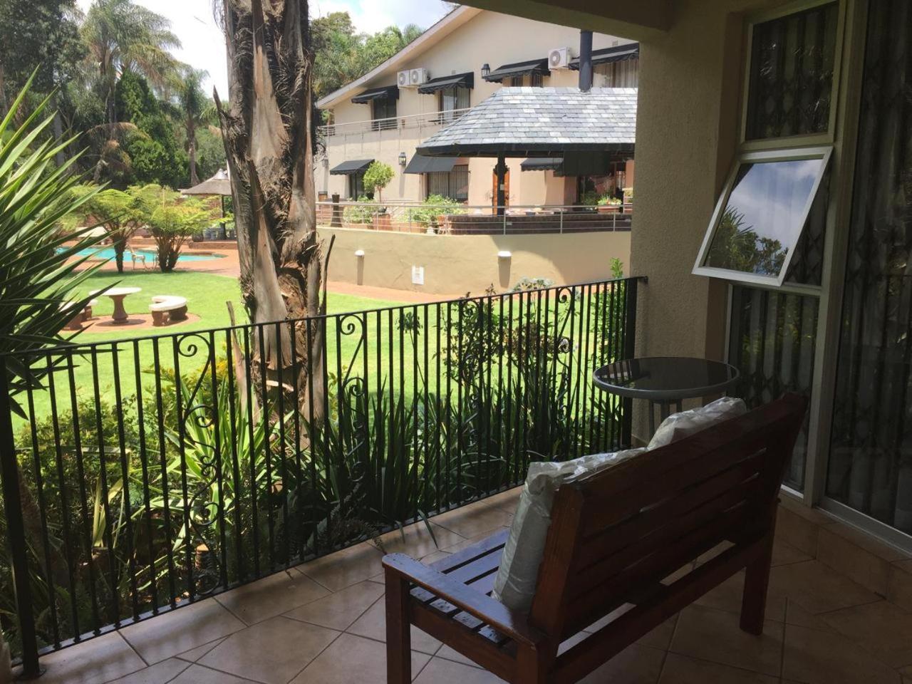 125 On Van Buuren Road Guest House Johannesburg Bagian luar foto