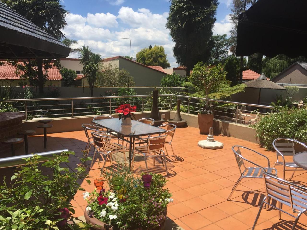 125 On Van Buuren Road Guest House Johannesburg Bagian luar foto