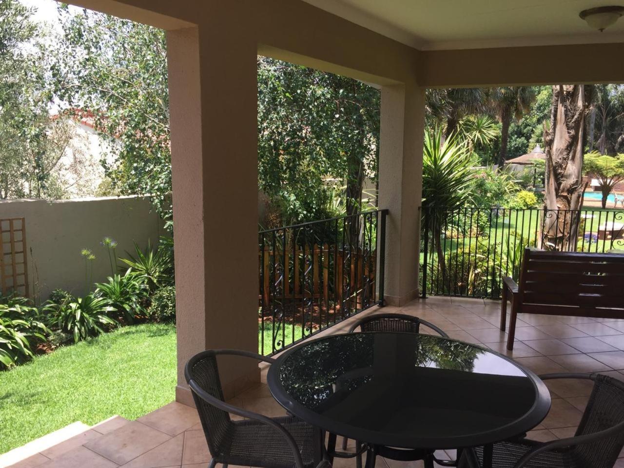 125 On Van Buuren Road Guest House Johannesburg Bagian luar foto